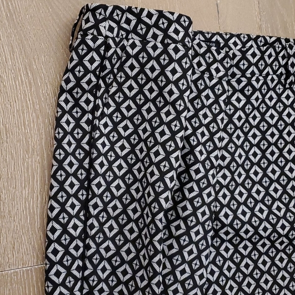 Black patterned pants - Picture 5 of 7